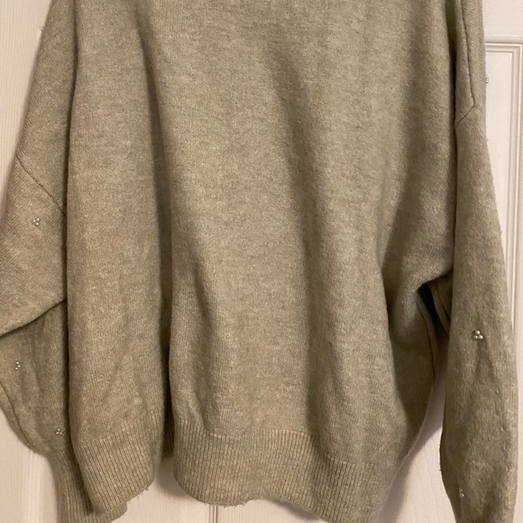 Green H&M  soft knit sweater - Picture 3 of 6